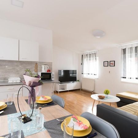 Apartmani Kod Marka Пожега Екстериор снимка