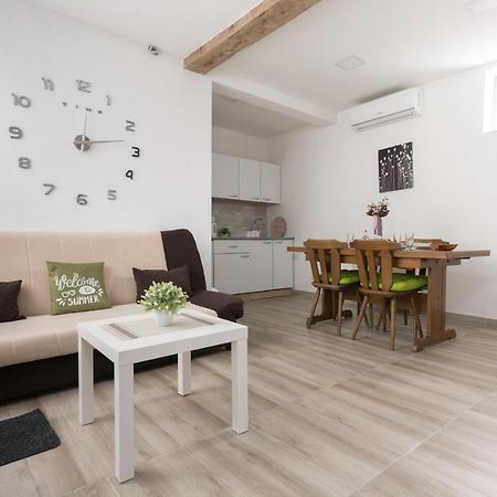 Apartmani Kod Marka Пожега Екстериор снимка