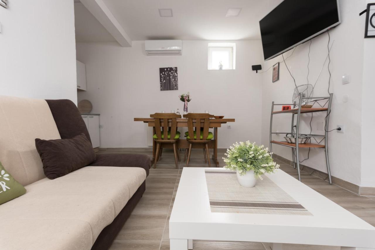 Apartmani Kod Marka Пожега Екстериор снимка