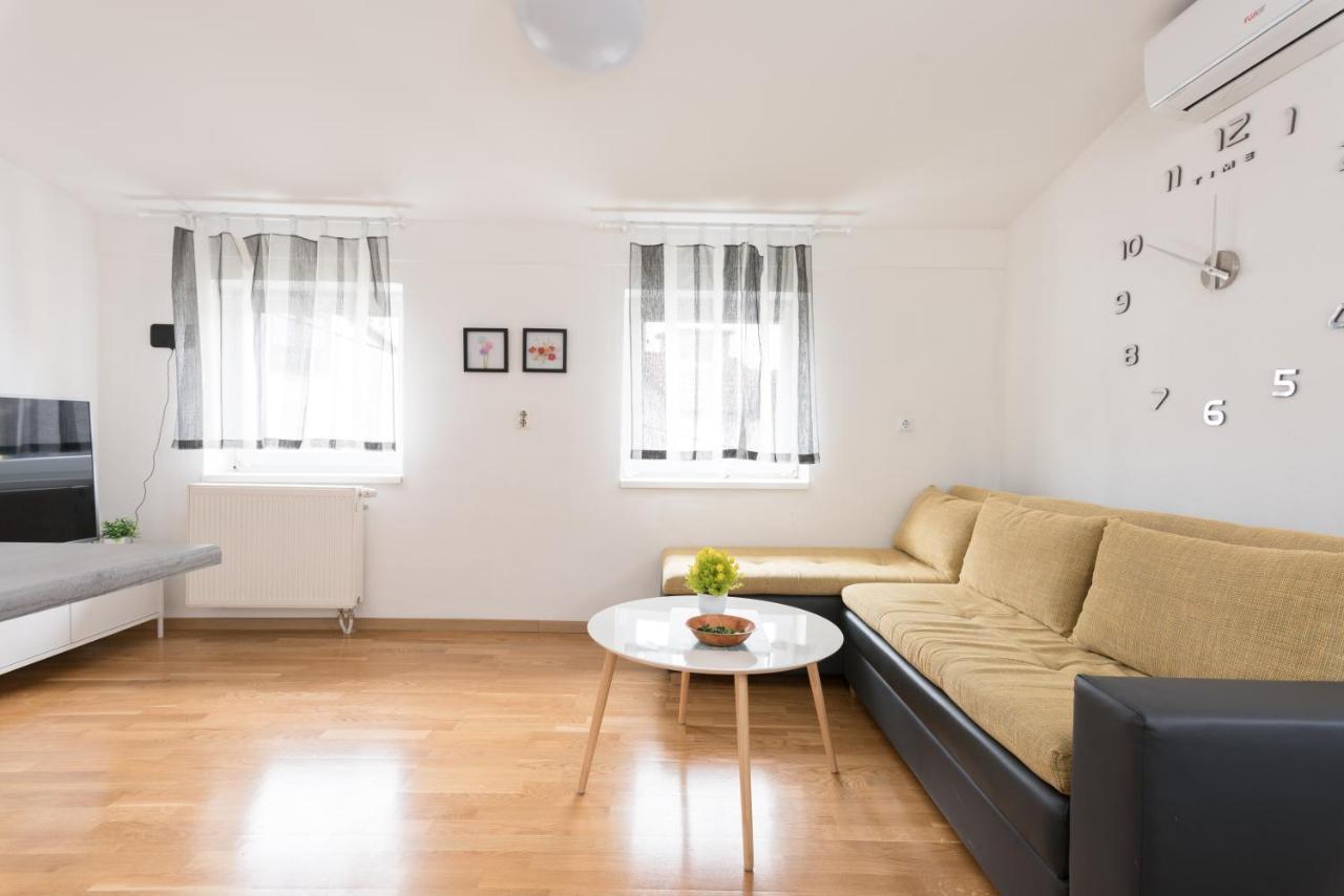 Apartmani Kod Marka Пожега Екстериор снимка