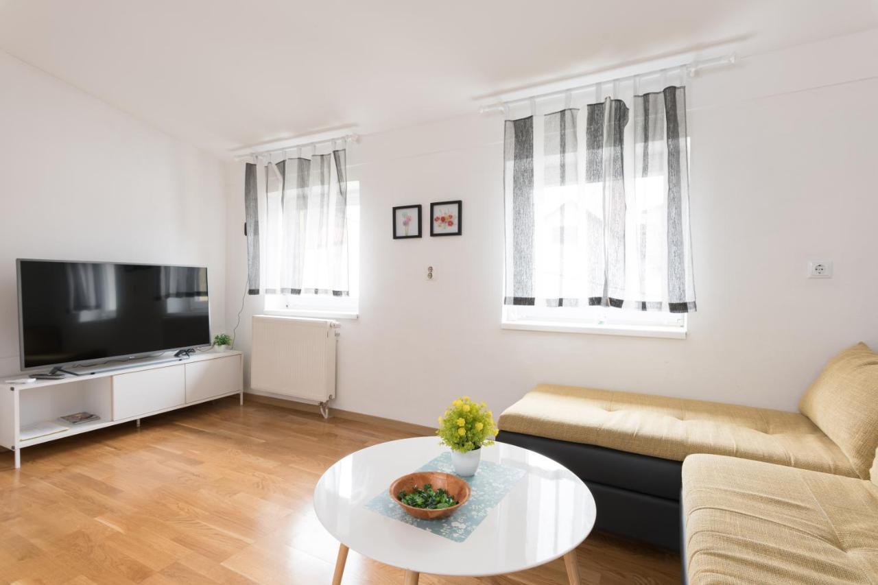 Apartmani Kod Marka Пожега Екстериор снимка